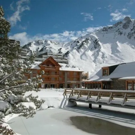 アパート T2, 4 Pers., Parking, Piscine Couverte, Salle De Fitness, Proche Pistes Et Centre Station - Fr-1-404-329 *
